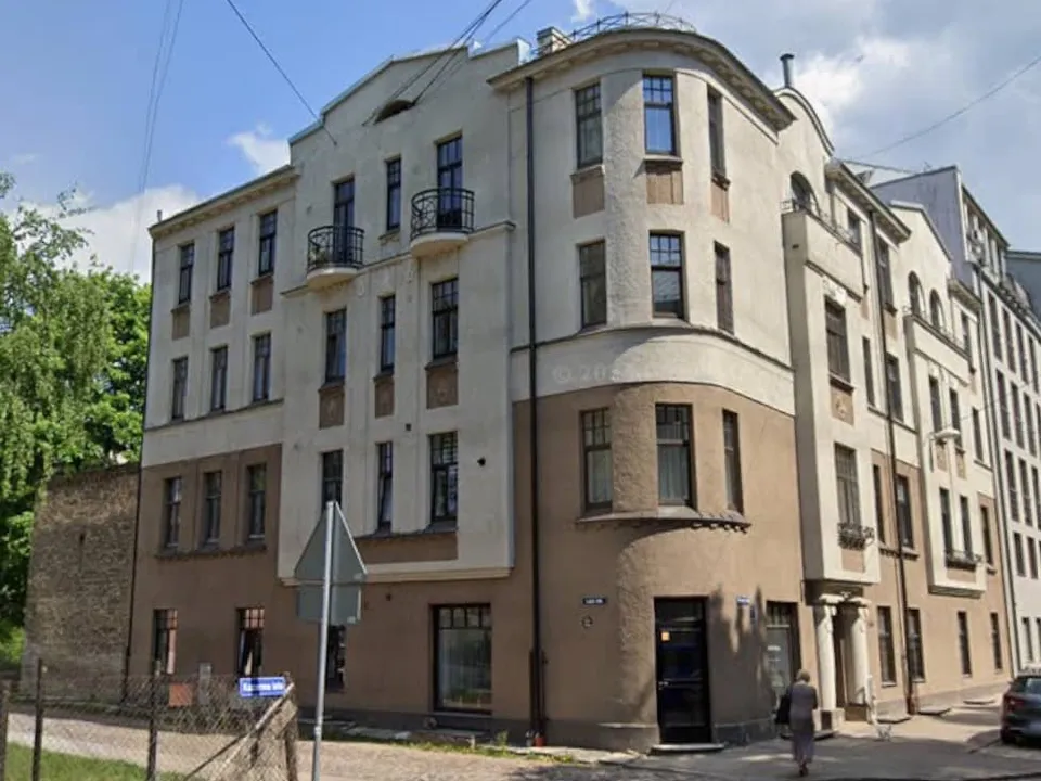 Vēsturiskās fasādes atjaunošana Kazarmu ielā 7, Rīgā